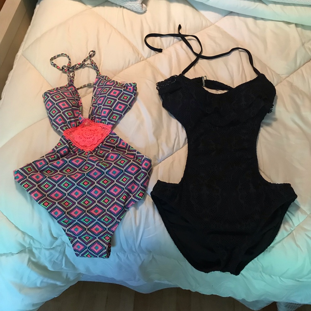 2 women’s bathing suits